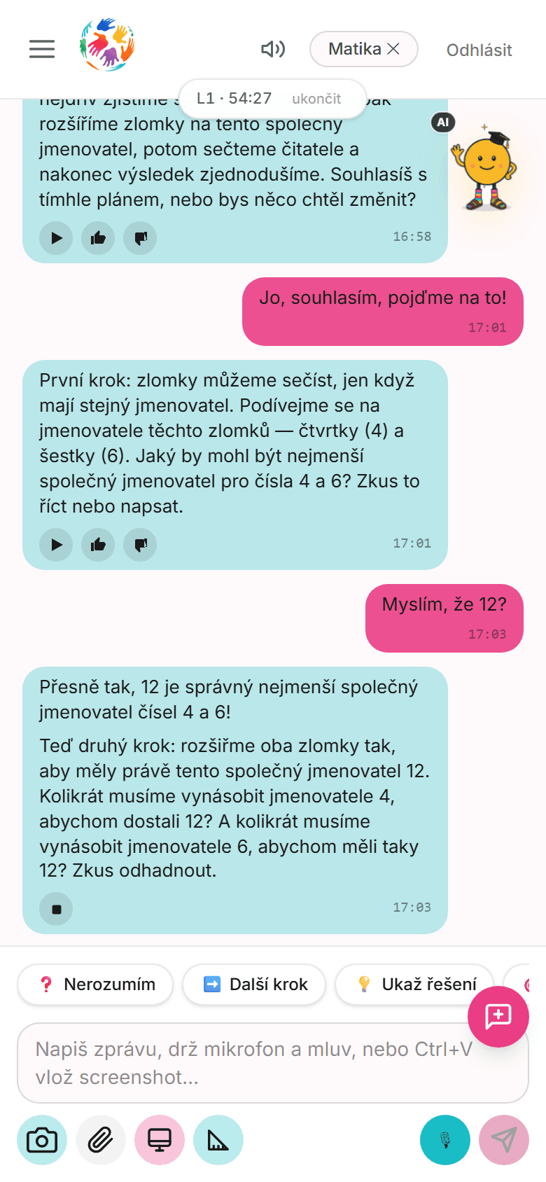 Ukázka z aplikace Doučík: při sčítání zlomků se Doučík ptá na společný jmenovatel a žák odpovídá